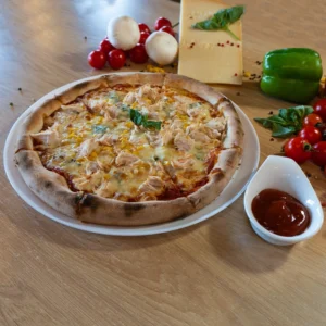 Pizza cu piept de pui