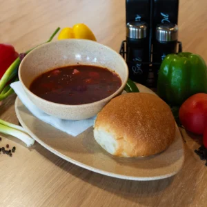 CIORBĂ DE SFECLĂ ROȘIE ȘI CARTOFI